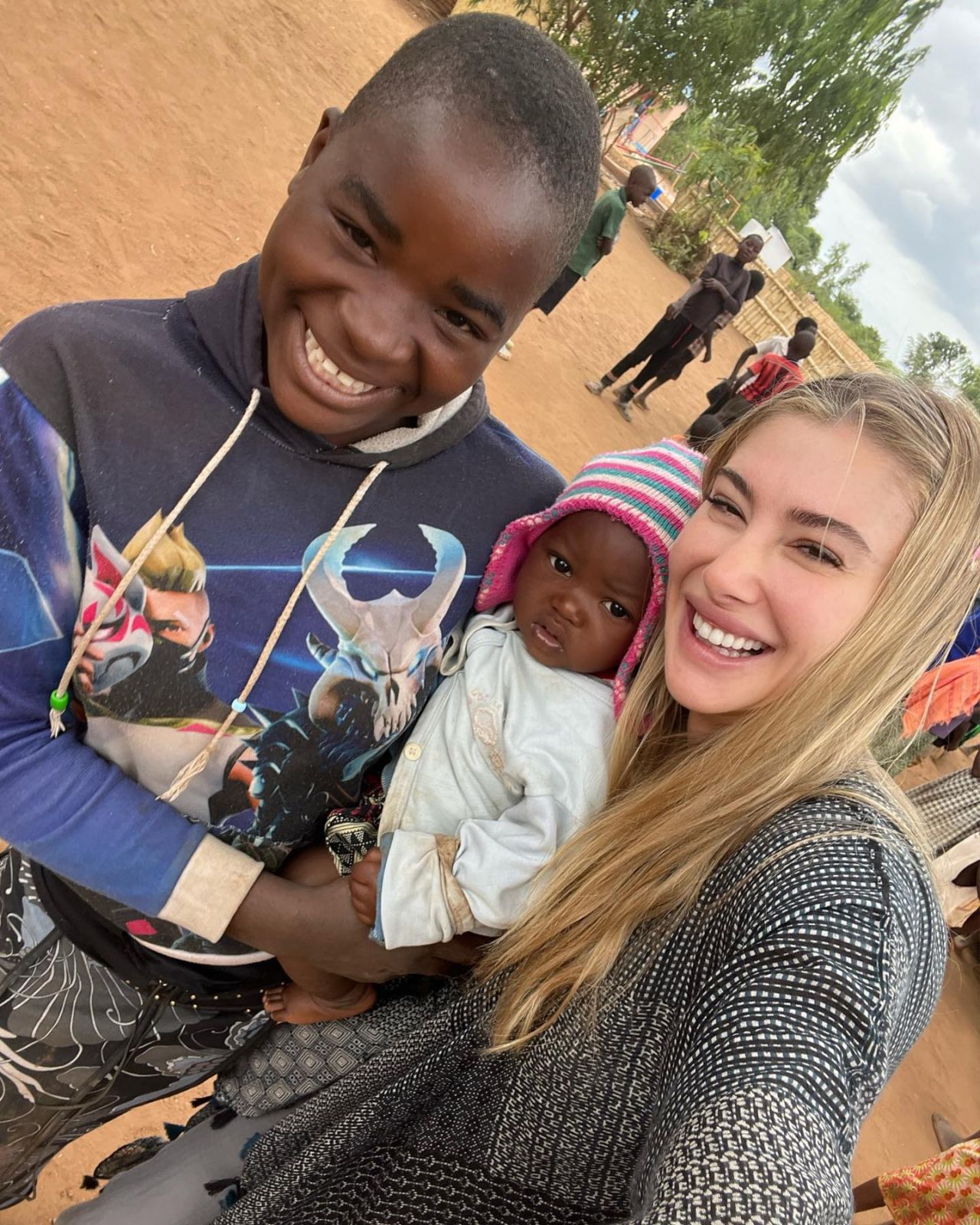 Şeyma Subaşı bu kez takdir topladı! Afrika'da yetim çocuklarla bir araya geldi 26