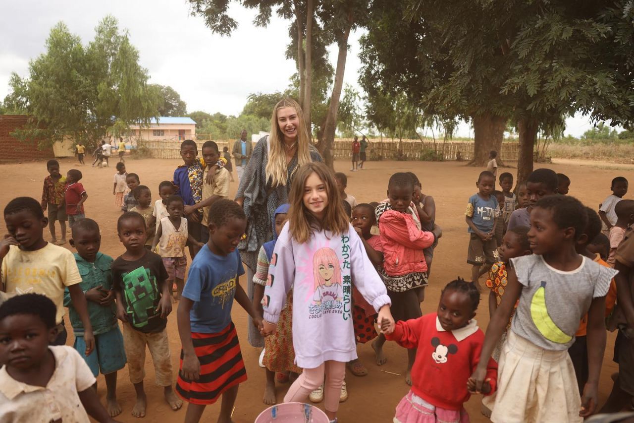 Şeyma Subaşı bu kez takdir topladı! Afrika'da yetim çocuklarla bir araya geldi 19