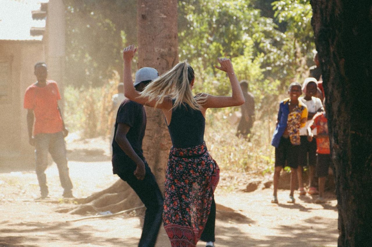 Şeyma Subaşı bu kez takdir topladı! Afrika'da yetim çocuklarla bir araya geldi 12