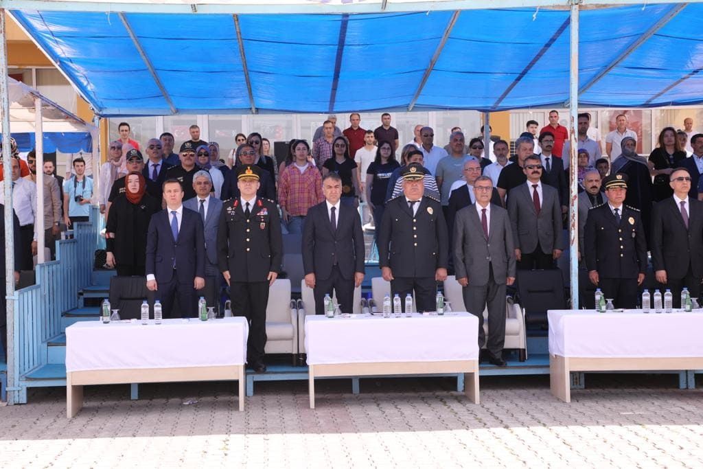 POMEM Bitlis'te mezunlarını verdi 11
