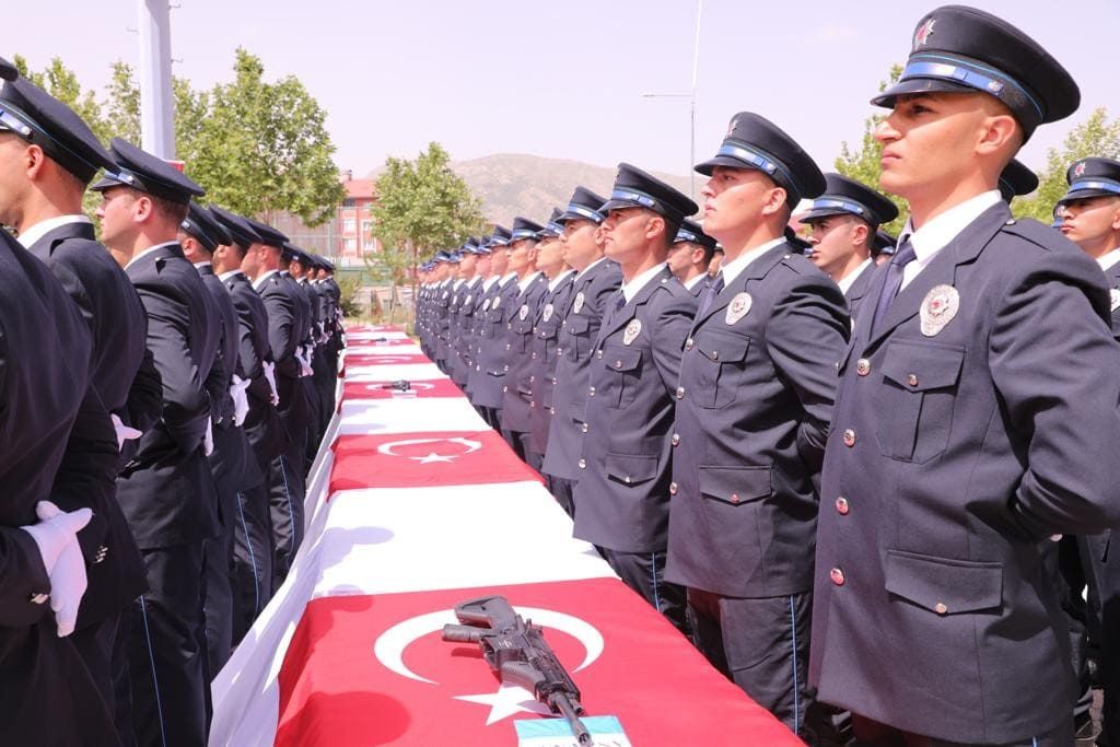 POMEM Bitlis'te mezunlarını verdi 2