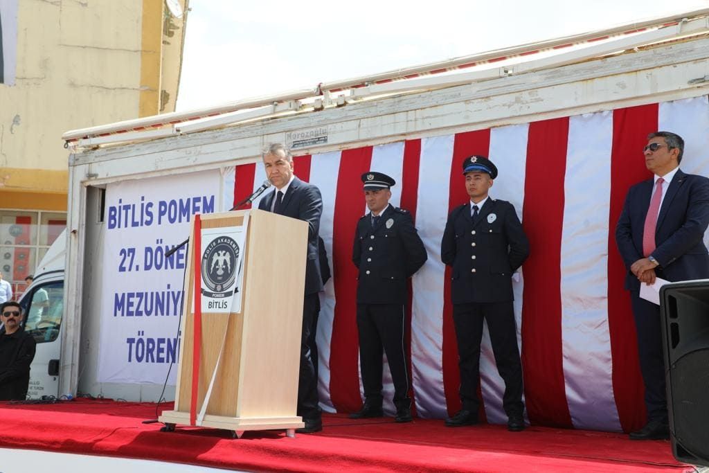 POMEM Bitlis'te mezunlarını verdi 7
