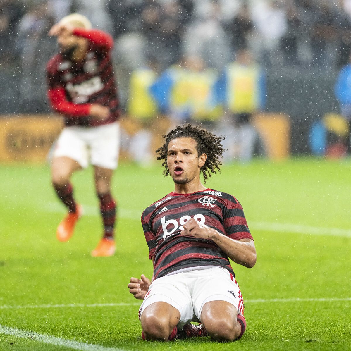 Fenerbahçe'de orta saha transferi için en güçlü aday Jorge Jesus'un eski öğrencisi Willian Arao 1