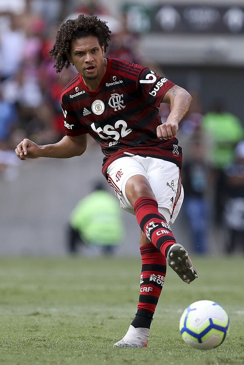Fenerbahçe'de orta saha transferi için en güçlü aday Jorge Jesus'un eski öğrencisi Willian Arao 6