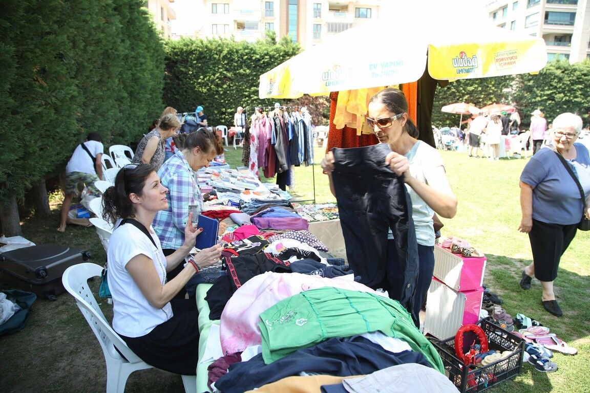 Bursa'da ikinci el eşya takası yapıldı 4