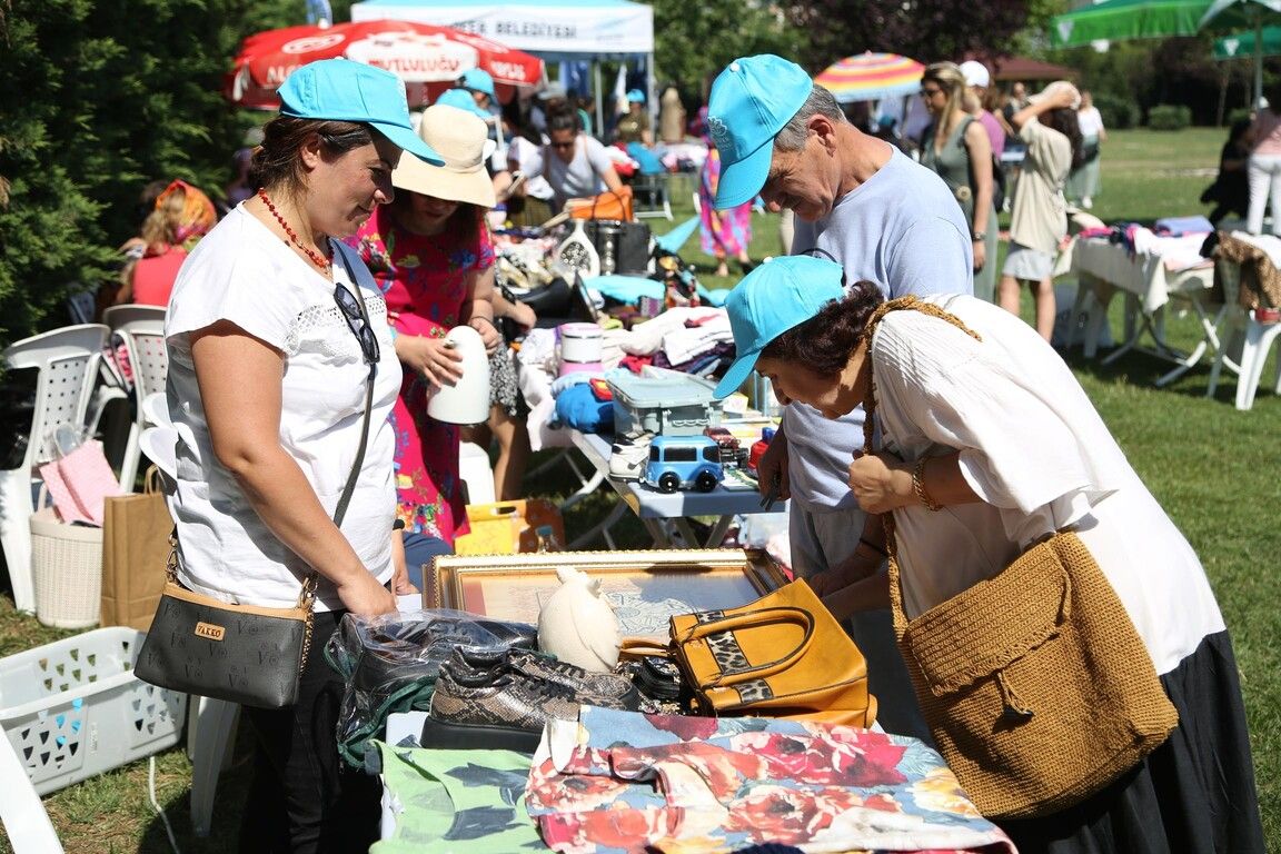 Bursa'da ikinci el eşya takası yapıldı 5