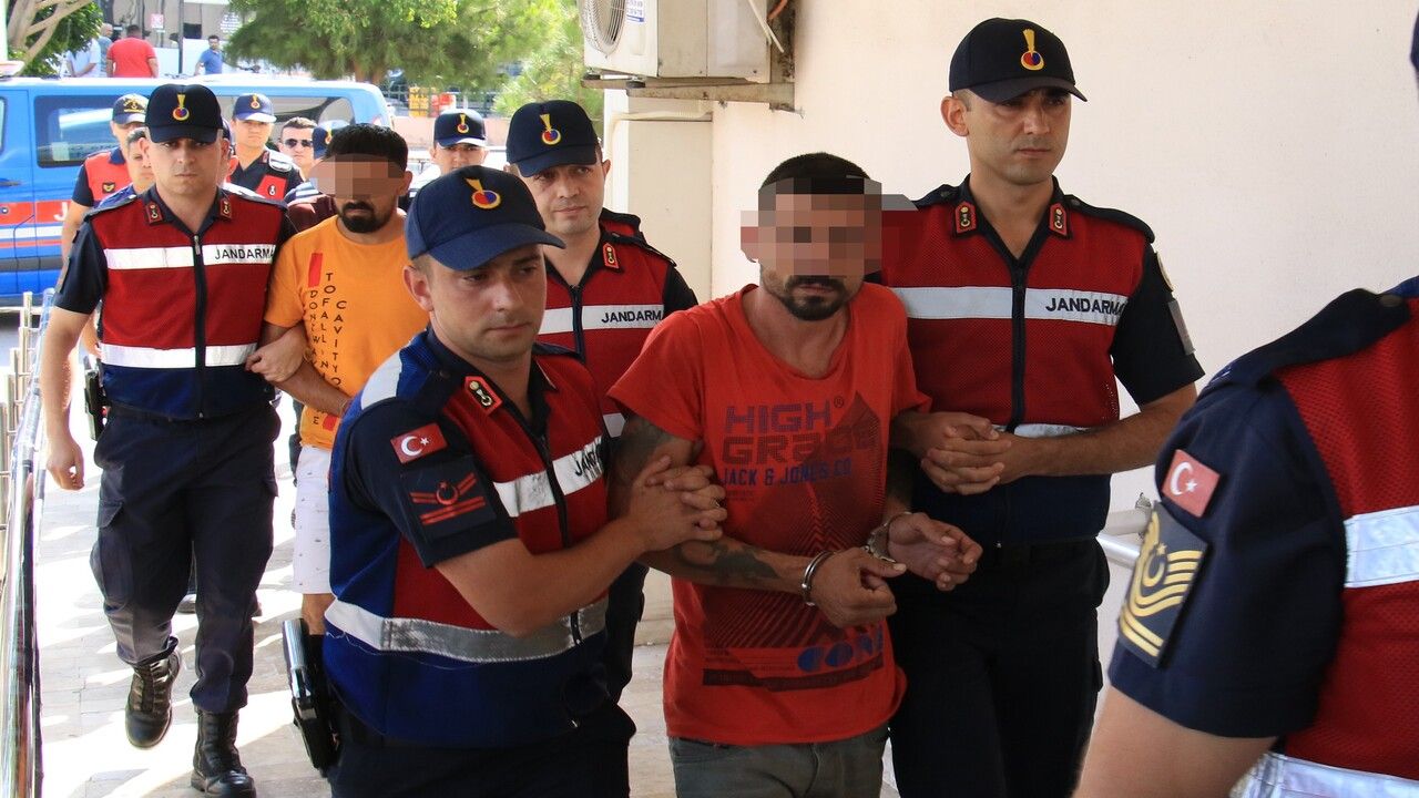 Tek kurşunla öldürdü! Kan izlerini gizlemek için duvarı boyadı! İşte yan komşu cinayeti! 3