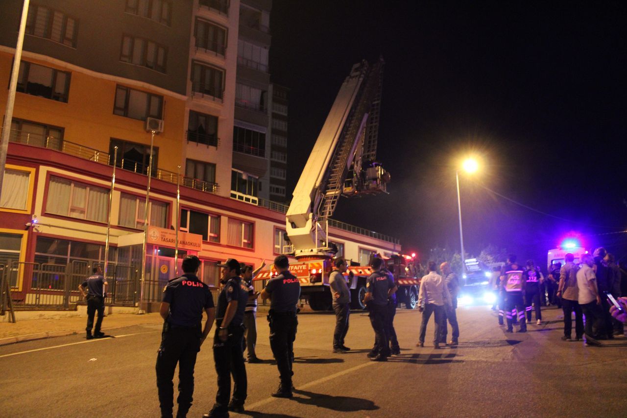 Kayseri'de 14 katlı binada yangın! 30 kişi tahliye edildi, 16 kişi hastanelik oldu 2
