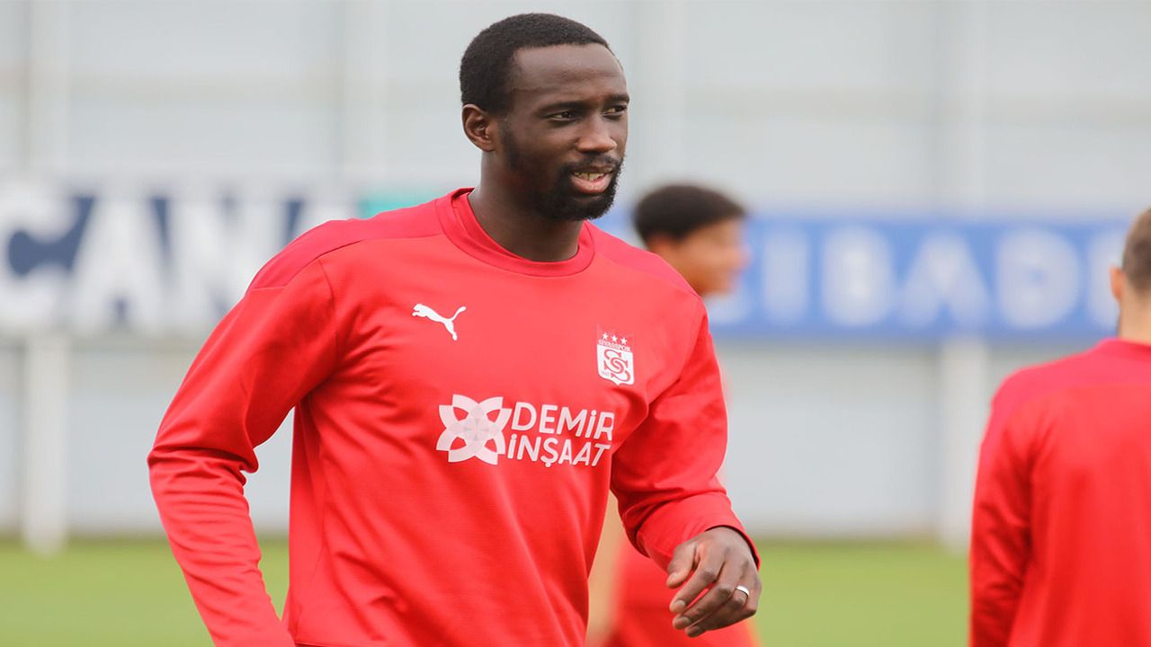 Ünlü stoper Samba Camara Sivasspor'la yeniden anlaştı! 1