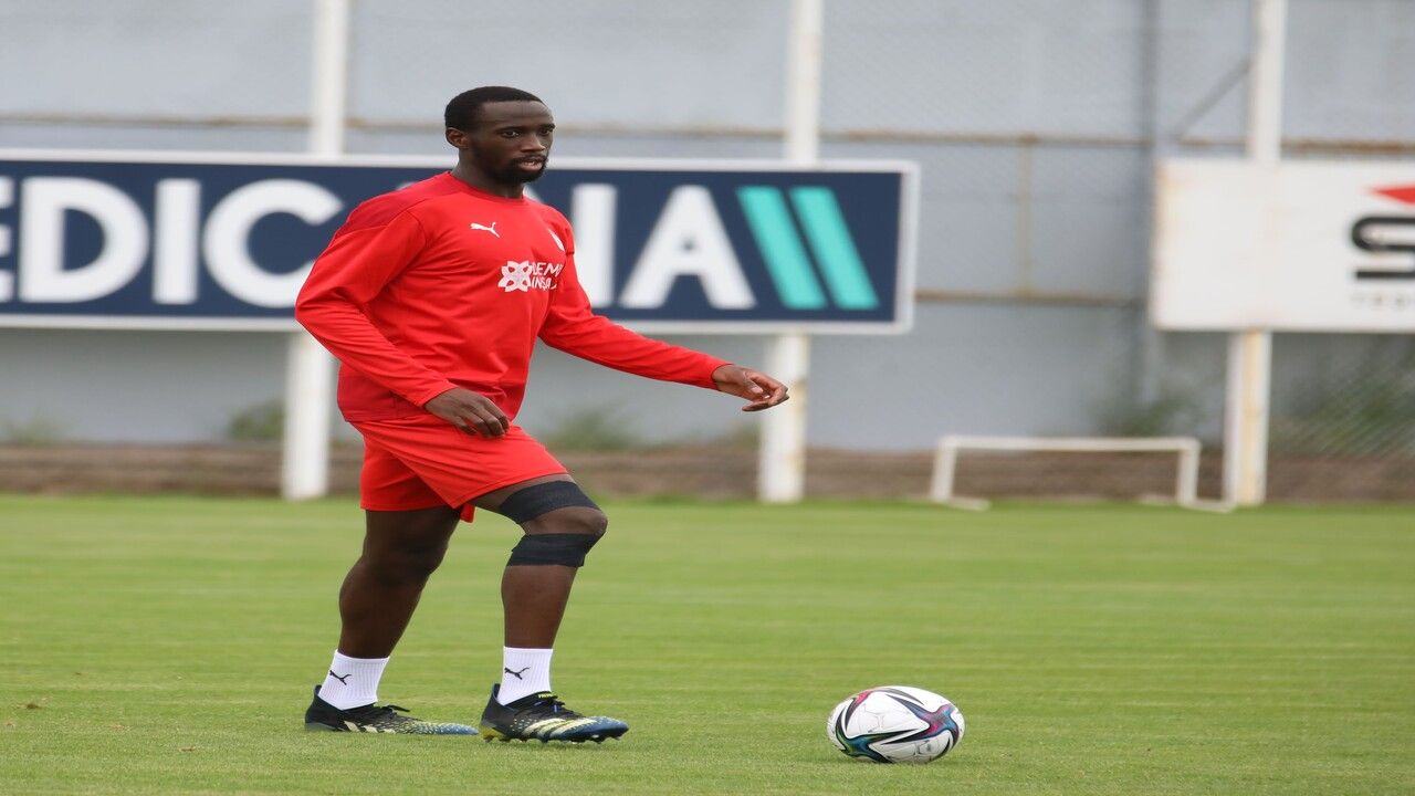 Ünlü stoper Samba Camara Sivasspor'la yeniden anlaştı! 3
