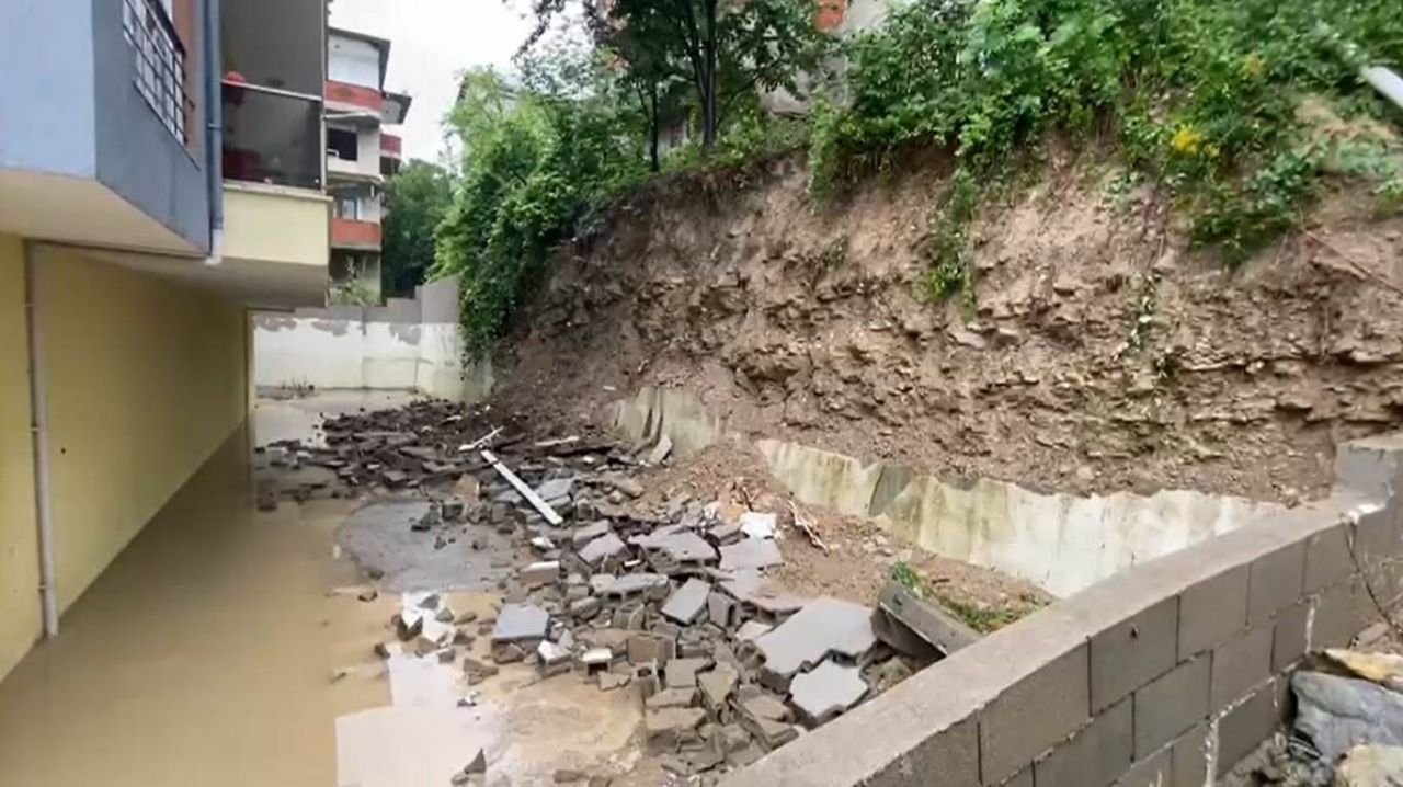 Bartın'da sağanak yağış ve hortum hayatı felç etti 6