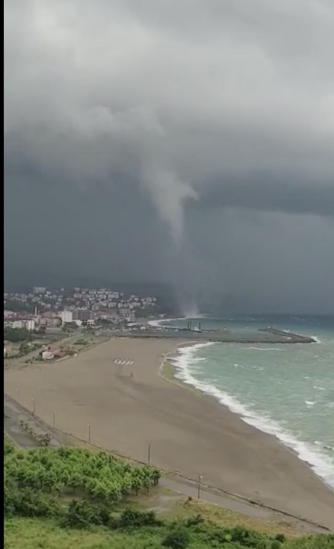 Bartın'da sağanak yağış ve hortum hayatı felç etti 8
