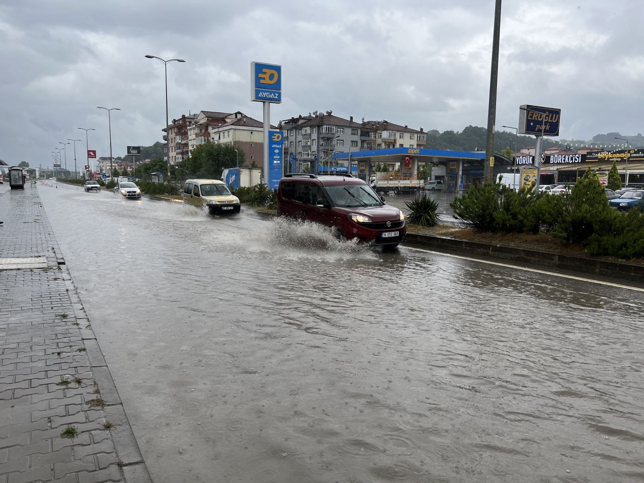 Bartın'da sağanak yağış ve hortum hayatı felç etti 10