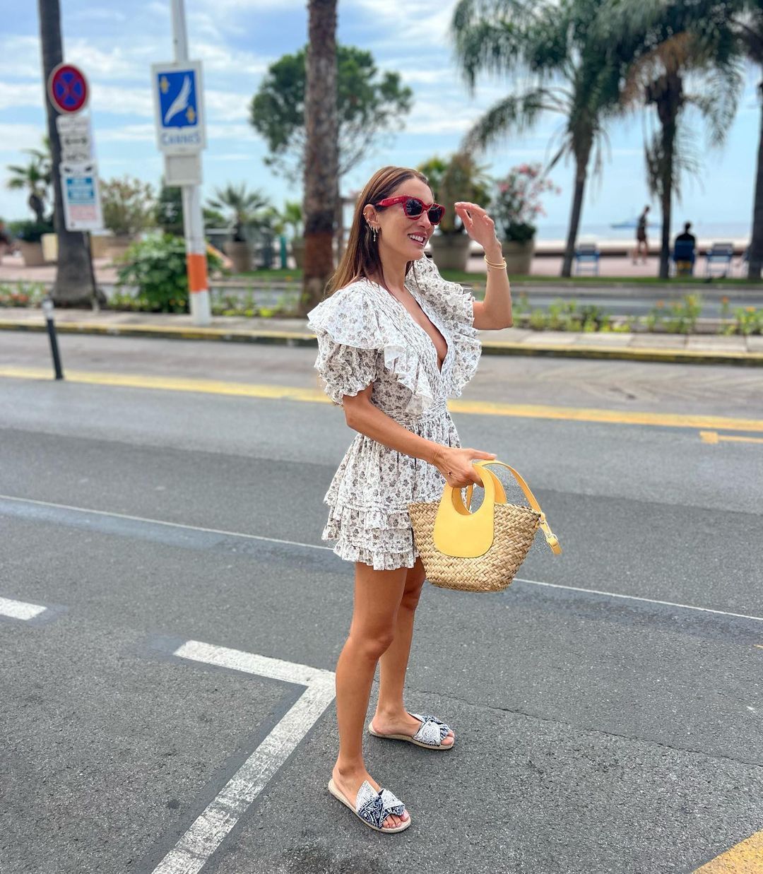 Ünlü oyuncu Merve Oflaz mavi leoparlı bikinisiyle dudak uçuklattı! 5