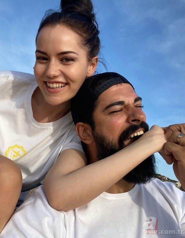 İkinci kez anne-baba olacağı haberi gündeme gelen Burak Özçivit- Fahriye Evcen çifti  bodrum sokaklarında görüntülendi 1