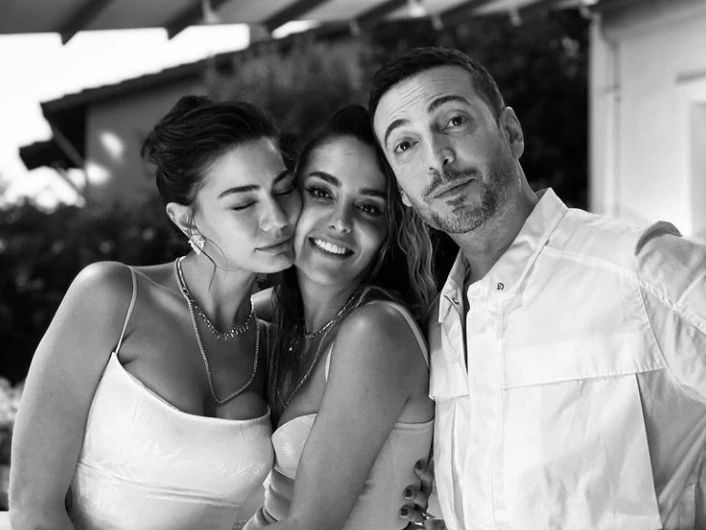 Demet Özdemir ve Oğuzhan Koç evlilik yolunda ilk adımı attı! İşte oyuncu çiftin nişan töreninden ilk kareler 9
