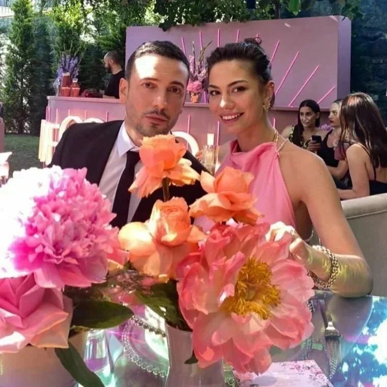Demet Özdemir ve Oğuzhan Koç evlilik yolunda ilk adımı attı! İşte oyuncu çiftin nişan töreninden ilk kareler 8