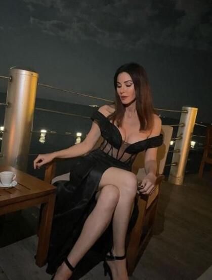 Defne Samyeli bikinili pozlarıyla genç kızlara taş çıkarttı 14