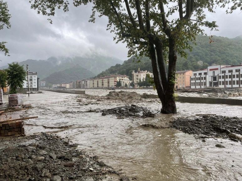 Batı Karadeniz sel felaketiyle boğuşuyor: 235 kişi tahliye edildi, 1 kişi kayıp! İşte il il son durum... 6