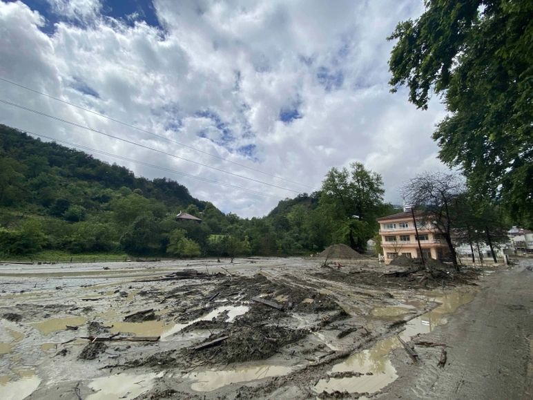 Batı Karadeniz sel felaketiyle boğuşuyor: 235 kişi tahliye edildi, 1 kişi kayıp! İşte il il son durum... 3