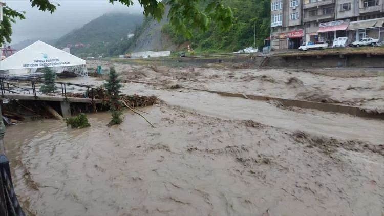 Batı Karadeniz sel felaketiyle boğuşuyor: 235 kişi tahliye edildi, 1 kişi kayıp! İşte il il son durum... 14