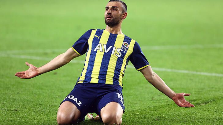 Fenerbahçeli futbolcu Serdar Dursun, Bundesliga'nın köklü ekiplerinden Augsburg'un radarına girdi 7