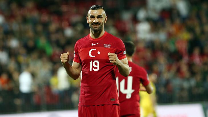 Fenerbahçeli futbolcu Serdar Dursun, Bundesliga'nın köklü ekiplerinden Augsburg'un radarına girdi 8