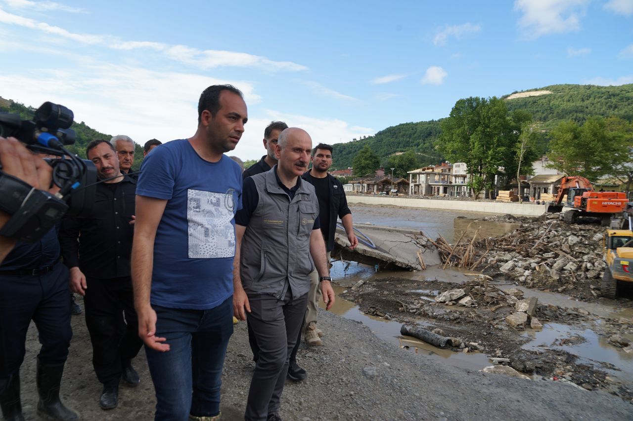 Bakan Kurum ve Bakan Karaismailoğlu, Bozkurt’ta çalışmaları yerinde inceledi 5