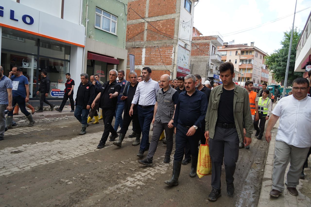 Bakan Kurum ve Bakan Karaismailoğlu, Bozkurt’ta çalışmaları yerinde inceledi 9