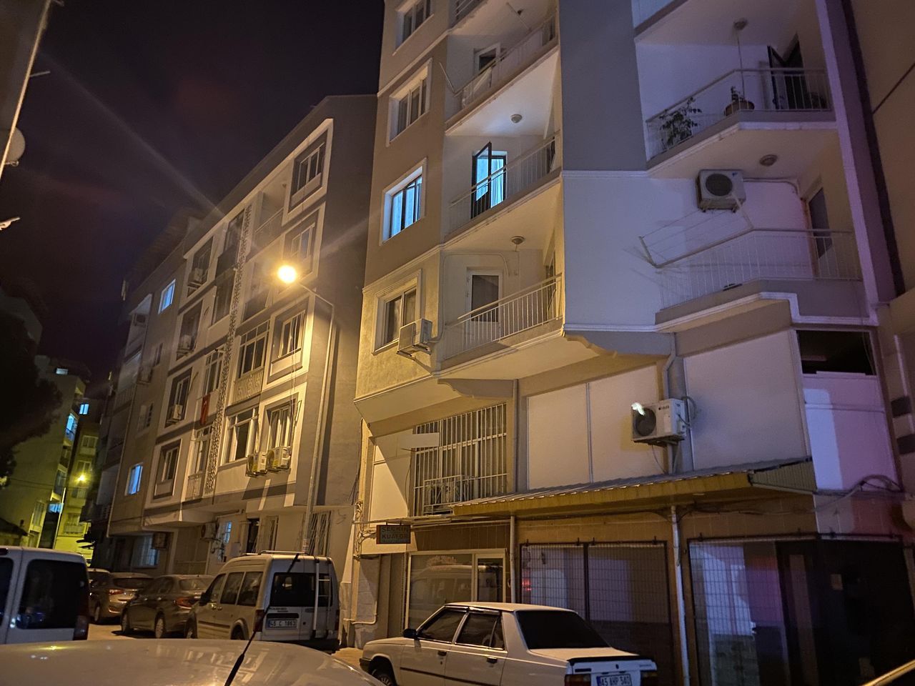 Yaşlı adam, aylardır ayrı yaşadığı eşi ile oğlunu öldürdü 3