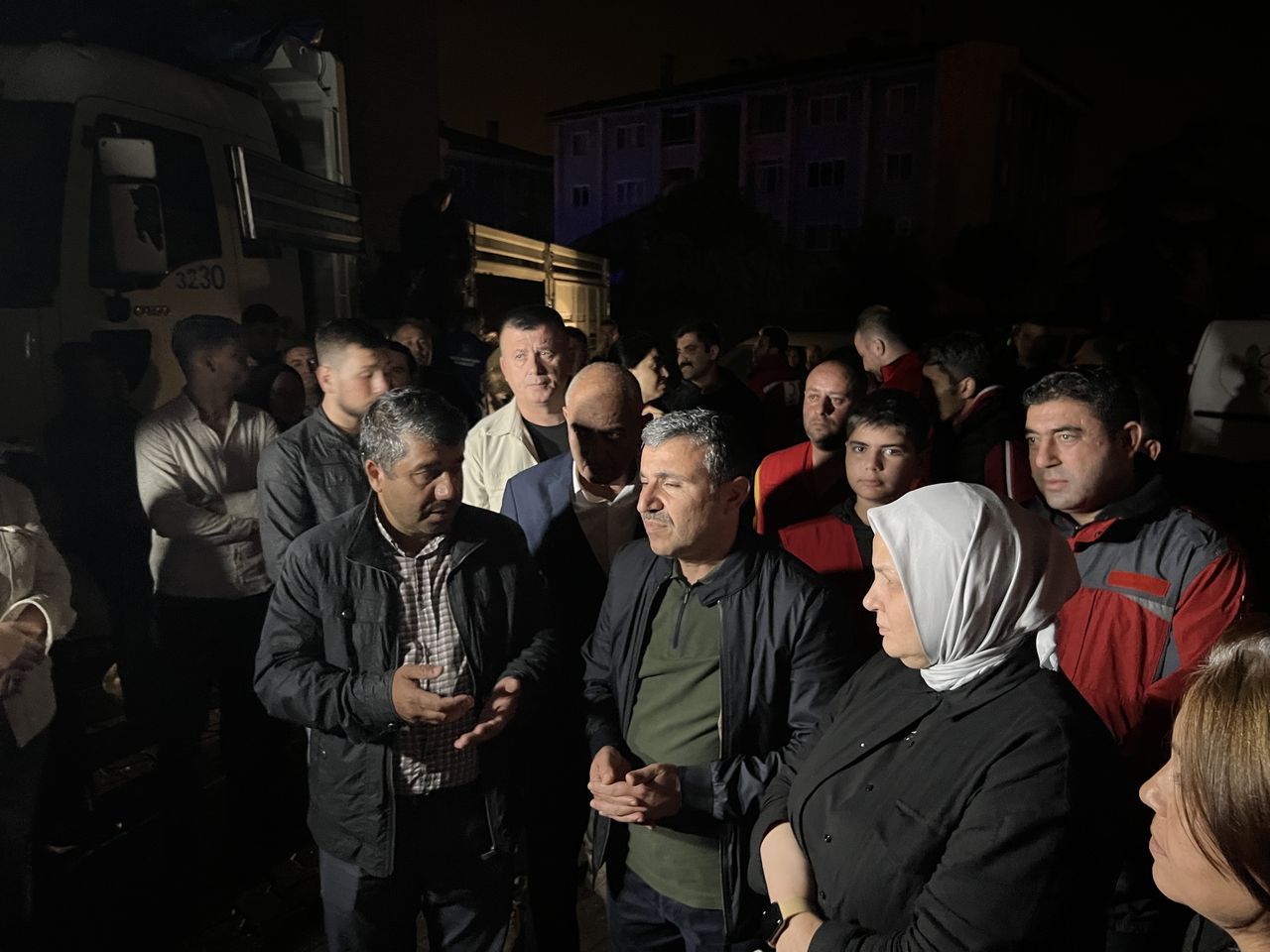 Düzce'de su taşkını 1200 hanenin elektriğini kesti! Kızılay yemek, belediye su dağıttı 3