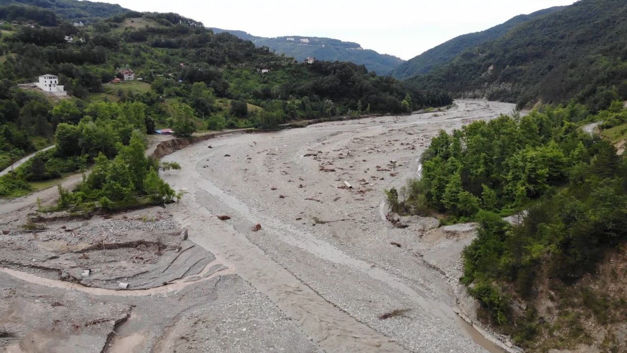 Kastamonu'da selden zarar gören köprü ve yollar dron ile havadan görüntülendi 2