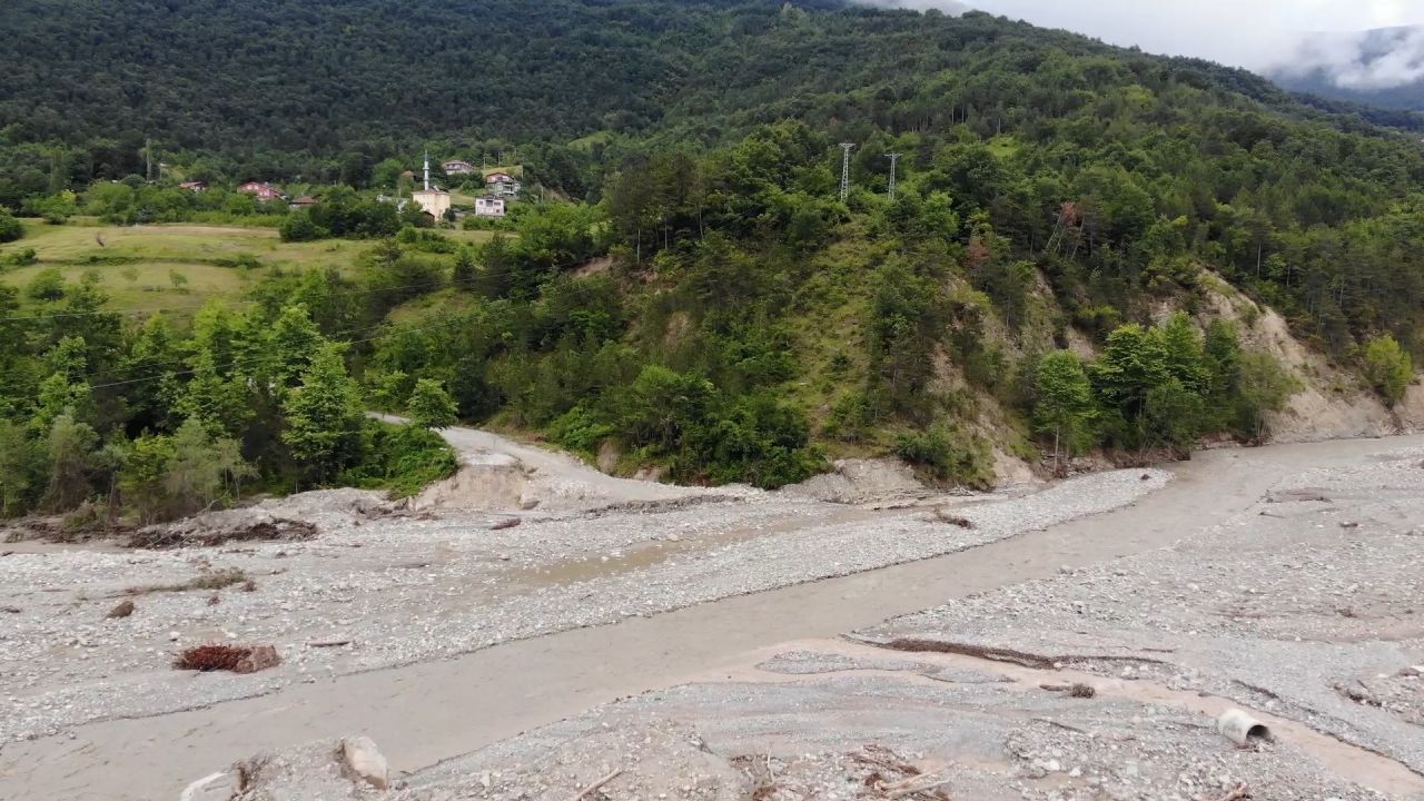Kastamonu'da selden zarar gören köprü ve yollar dron ile havadan görüntülendi 3