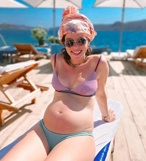İlk kez anne olacak Özge Özpirinçci hamilelik fotoğrafını duygusal bir notla paylaştı 2