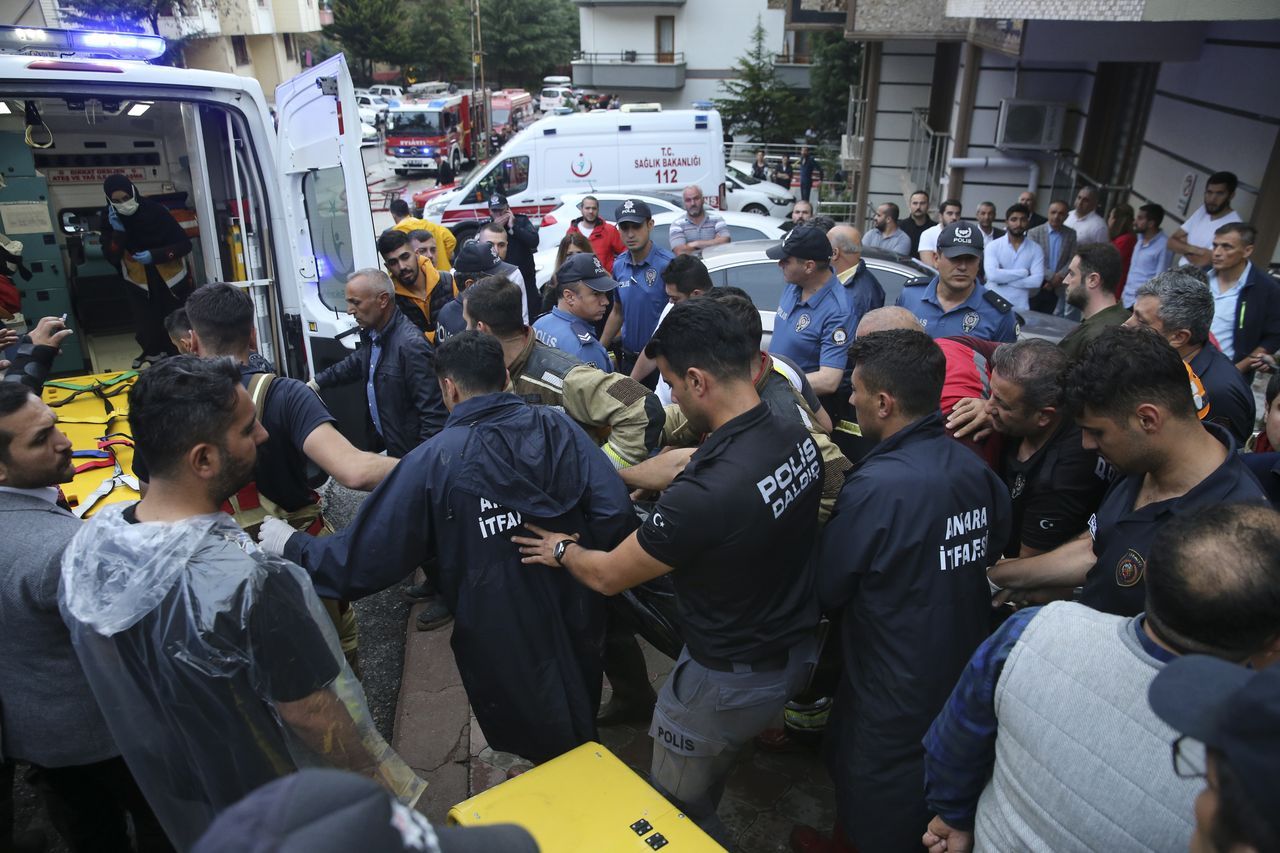 Kahreden tesadüf! Ankara'daki selde evinde boğulan Busenur, akrabasıyla aynı kaderi paylaştı 6