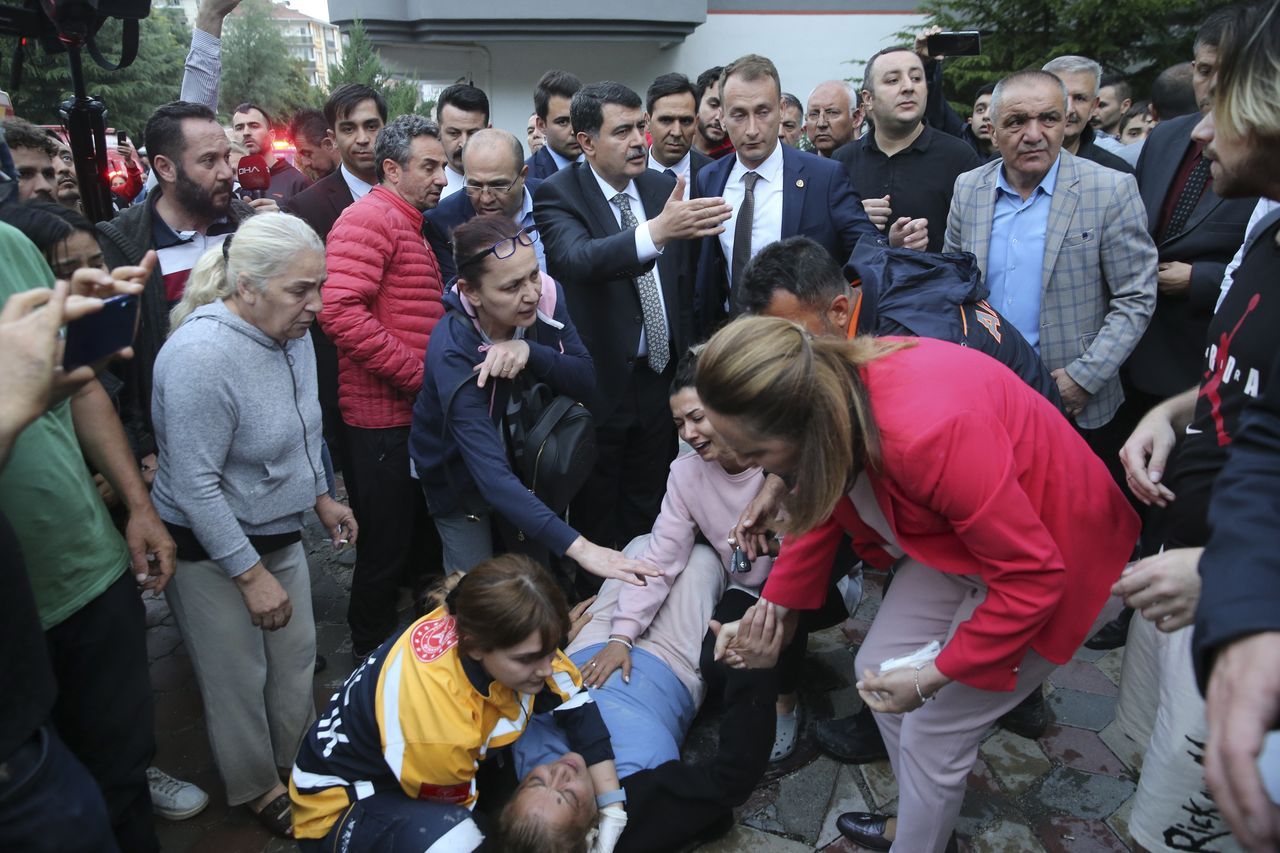Kahreden tesadüf! Ankara'daki selde evinde boğulan Busenur, akrabasıyla aynı kaderi paylaştı 3