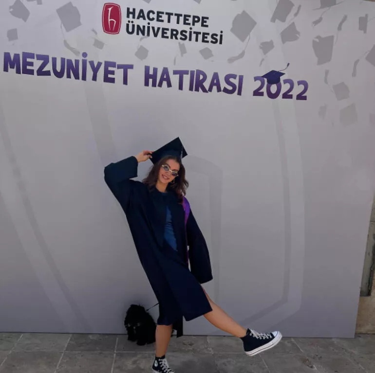 Burcu Özberk: Zamanında yolumuza taş koydular ama çiçeklerle alkışlanarak mezun oldum 1