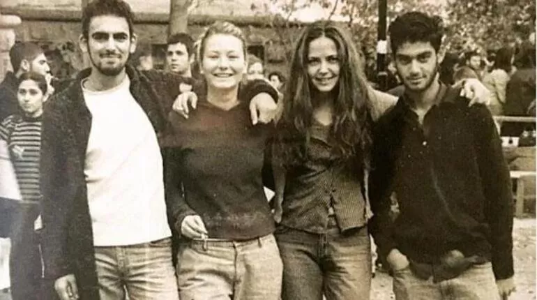 Burcu Özberk: Zamanında yolumuza taş koydular ama çiçeklerle alkışlanarak mezun oldum 14