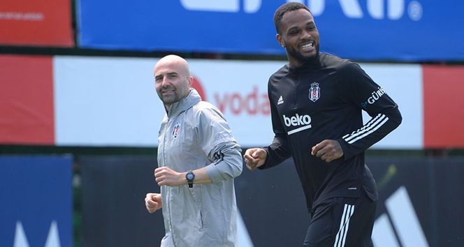 Beşiktaş'tan ayrılan Kanadalı futbolcu Cyle Larin'in Nottingham Forest ile anlaştığı iddia edildi 7