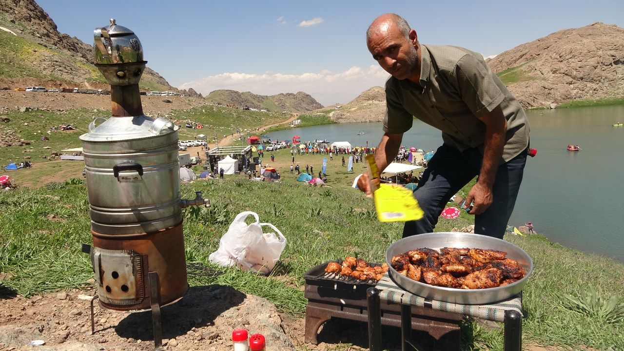 Terörden temizlenen 3 bin 500 rakımlı Sat Buzul Gölleri'nde renkli festival 14