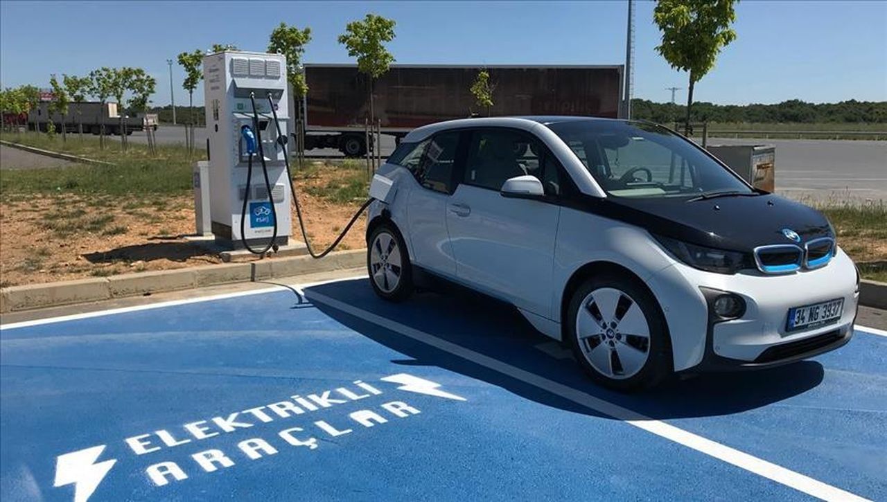 Elektrikli araçlar için şarj istasyonlarına 1 milyar liralık yatırım yapılacak 3