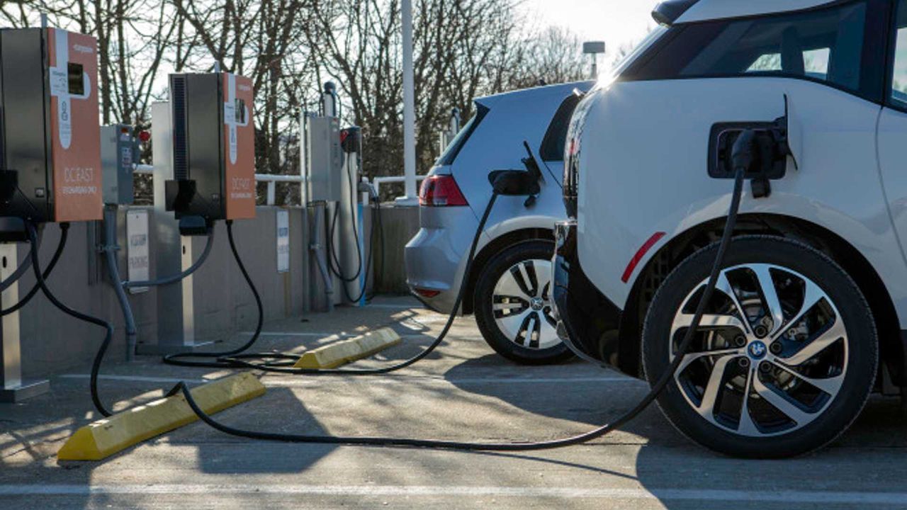 Elektrikli araçlar için şarj istasyonlarına 1 milyar liralık yatırım yapılacak 4