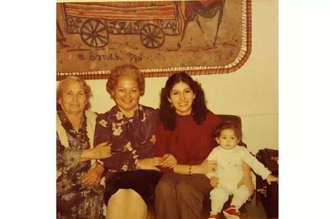 Müge Anlı'nın Gençlik Fotoğrafları Ortaya Çıktı! Yeni Gelin Müge Anlı'nın Yıllar Önceki Hali... 12