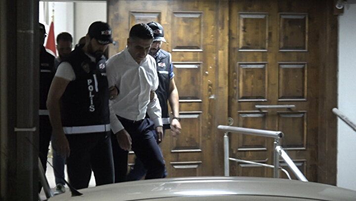 CHP'li Menderes Belediyesinde yolsuzluk depremi: Başkan dahil 31 şüpheli adliyeye sevk edildi 8