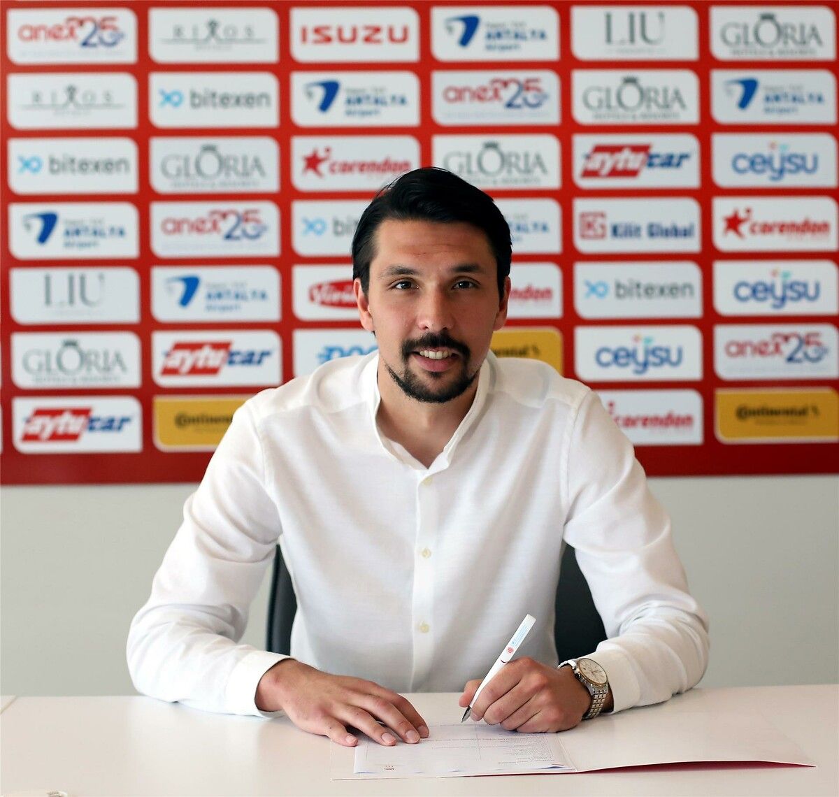 Süper Lig 2022-2023 sezonu ekiplerinden transfer haberleri art arda geliyor 27