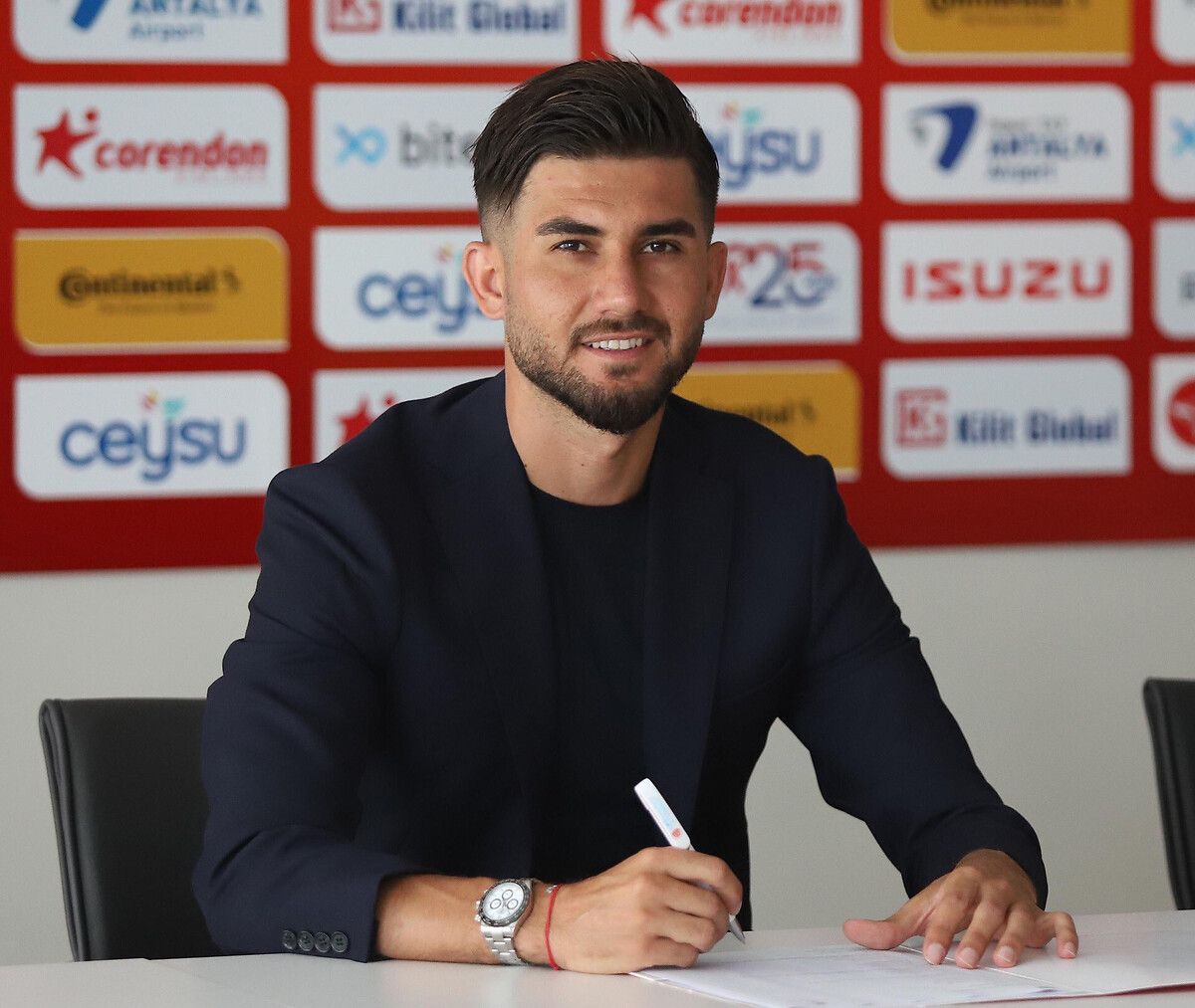 Süper Lig 2022-2023 sezonu ekiplerinden transfer haberleri art arda geliyor 24