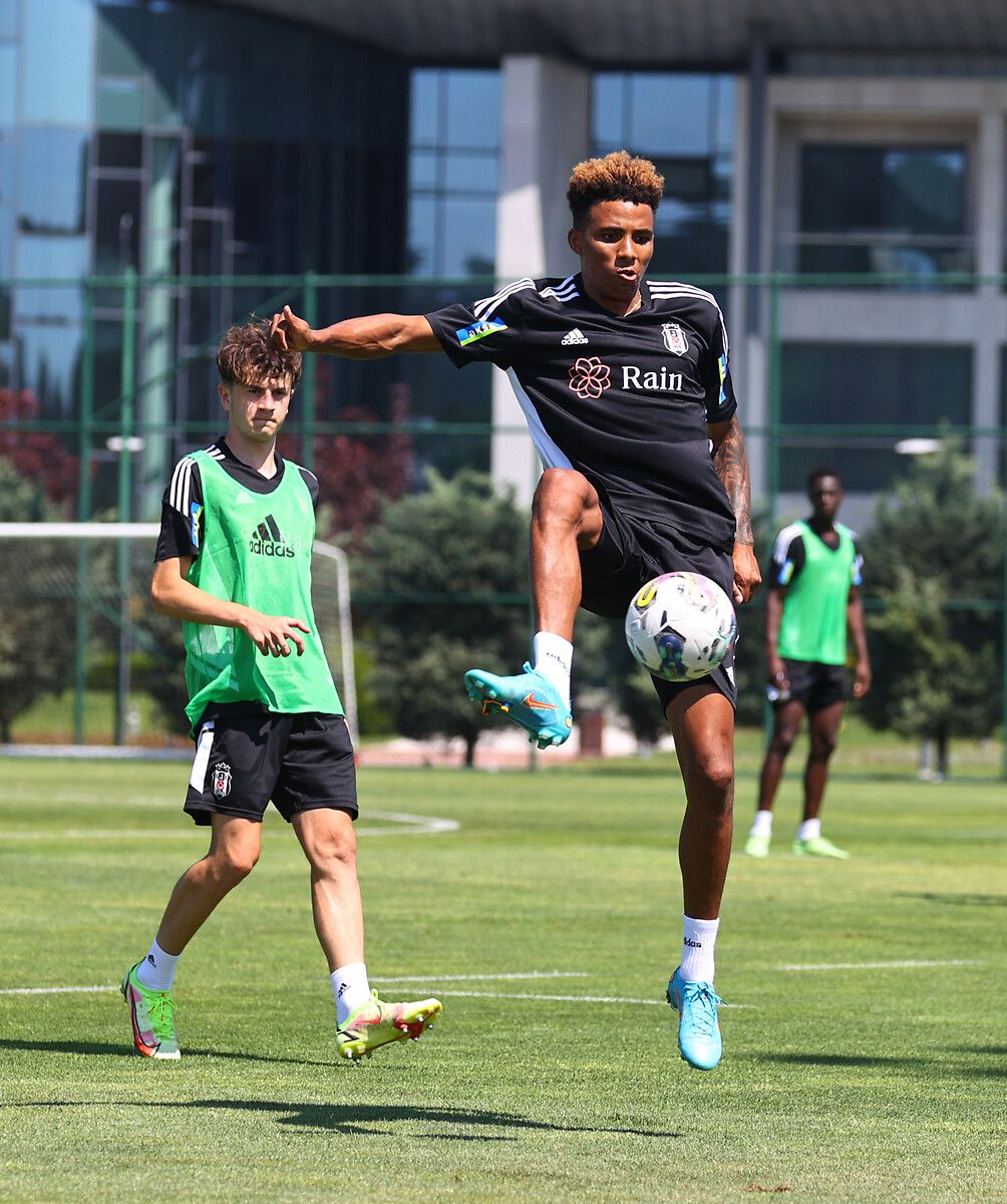 Beşiktaş'ın Benfica'dan transfer ettiği Gedson Fernandes'ten Galatasaray sorusuna yanıt 10