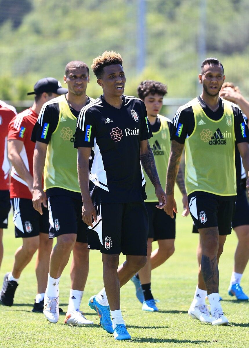 Beşiktaş'ın Benfica'dan transfer ettiği Gedson Fernandes'ten Galatasaray sorusuna yanıt 11