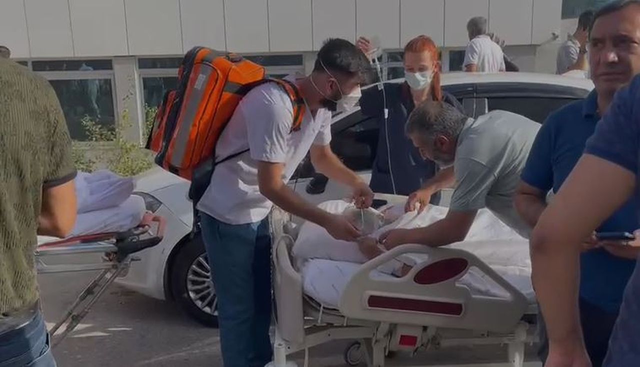 Mardin’de trafo patladı! Dumandan etkilenen yeni doğan bebekler vinçle tahliye edildi 3