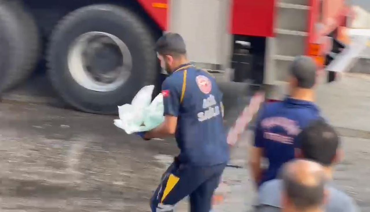 Mardin’de trafo patladı! Dumandan etkilenen yeni doğan bebekler vinçle tahliye edildi 9
